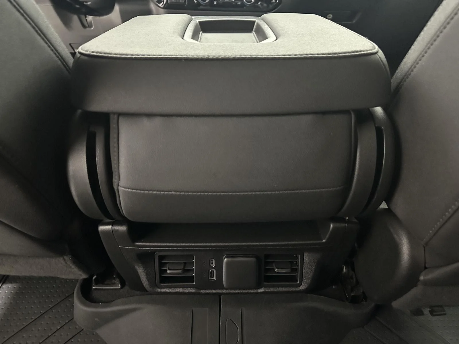 Used 2023 RADIANT RED TINTCOAT Chevrolet LT image 19