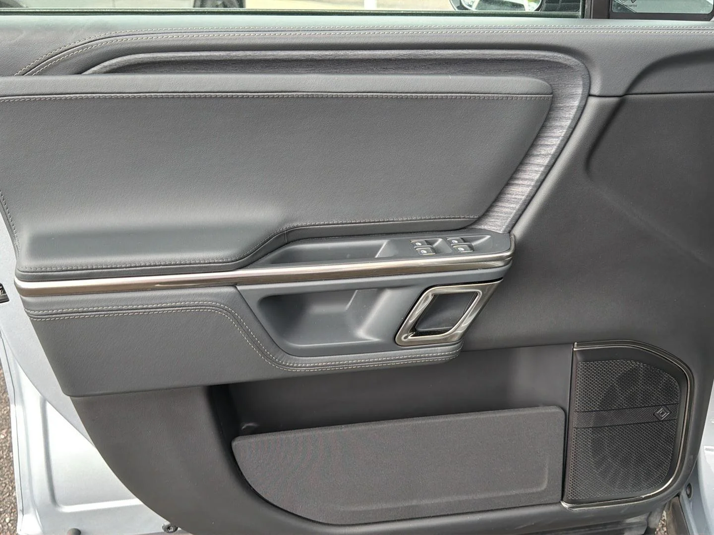 Used 2024  Rivian Adventure image 15