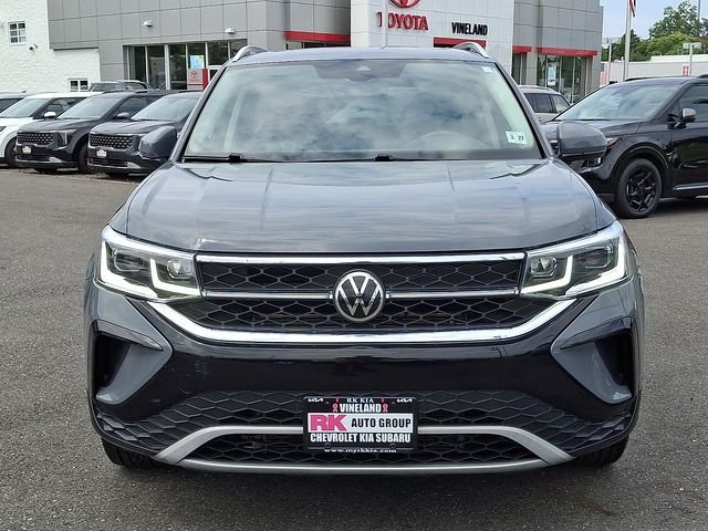 Used 2022 Gray Volkswagen 1.5T SEL image 3
