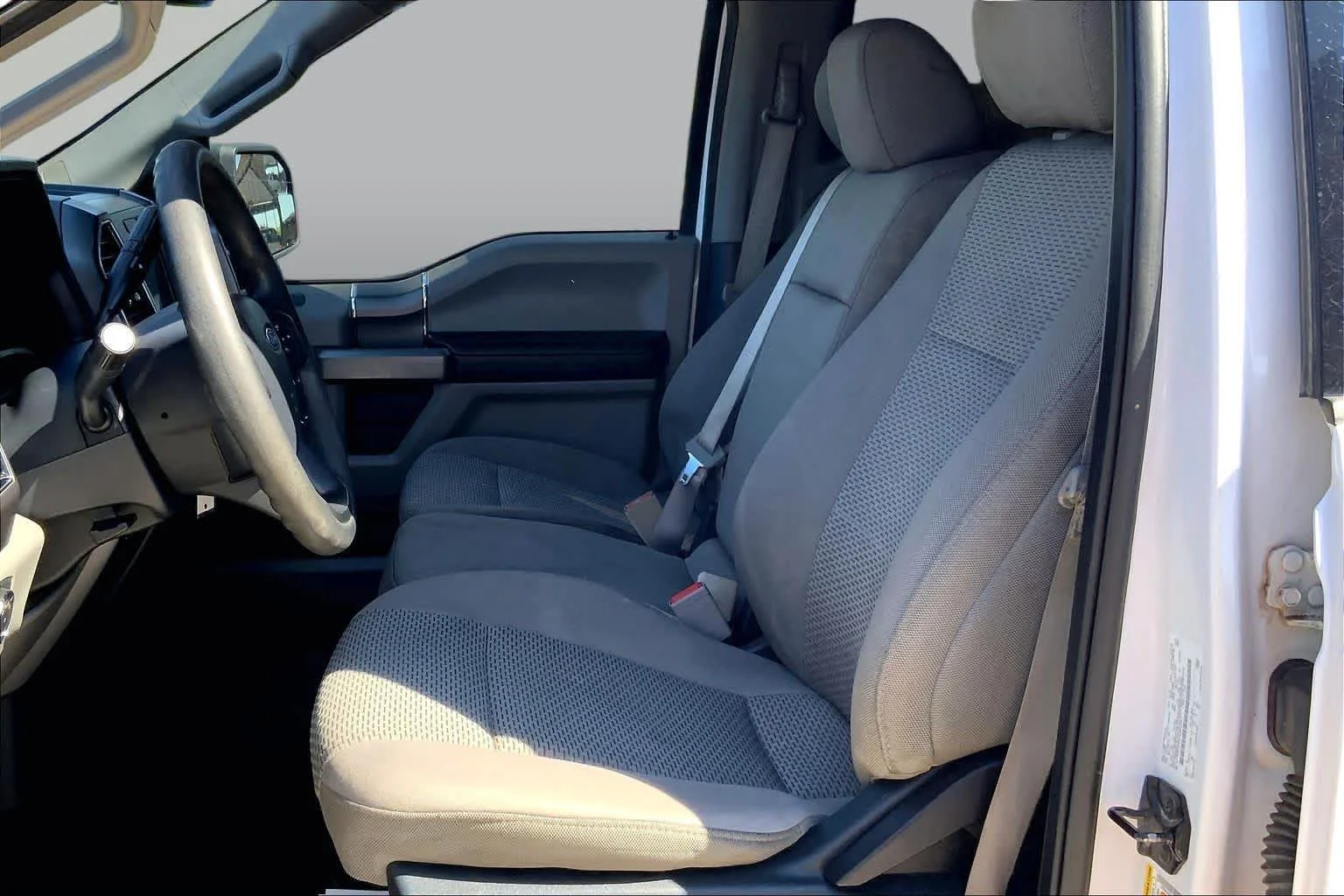 Used 2020 Oxford White Ford XLT image 7