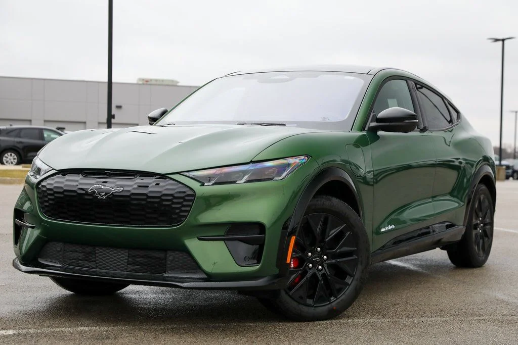 New 2025 Green Ford Premium image 5