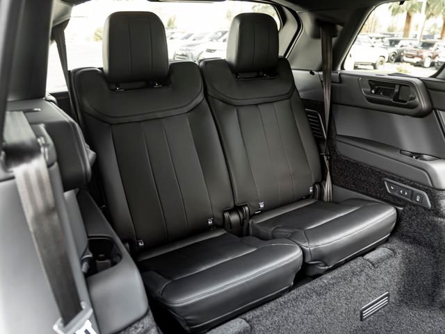 New 2026 Carpathian Grey Land Rover SE image 29