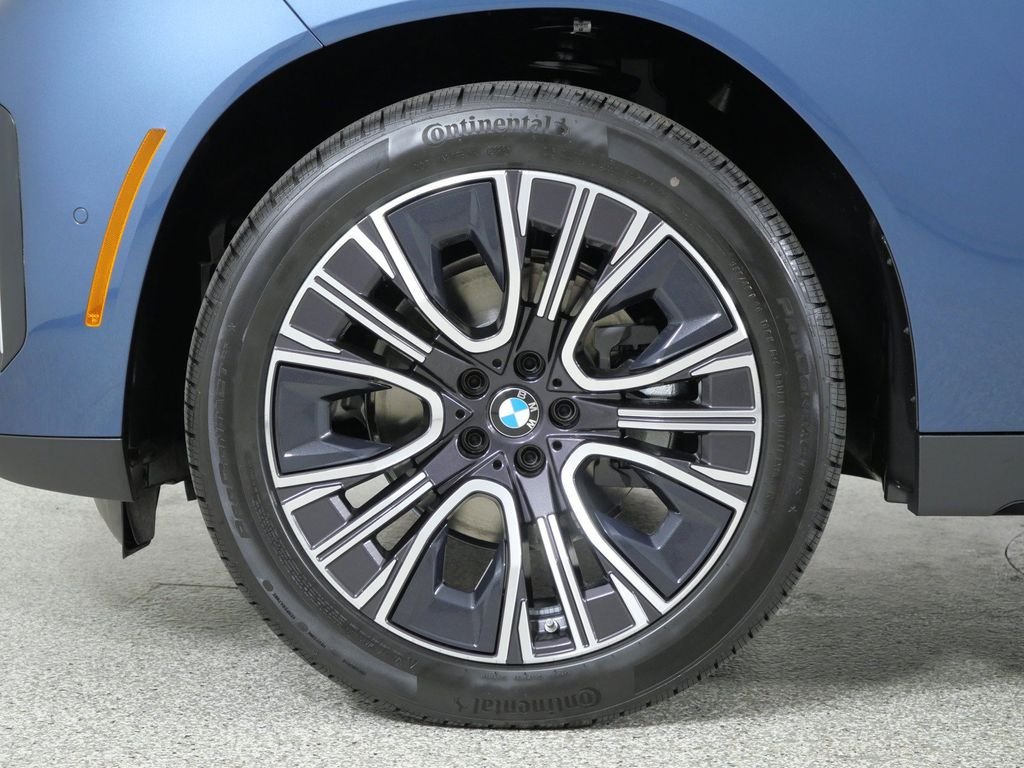 New 2026 Arctic Race Blue metallic BMW 30 xDrive image 16
