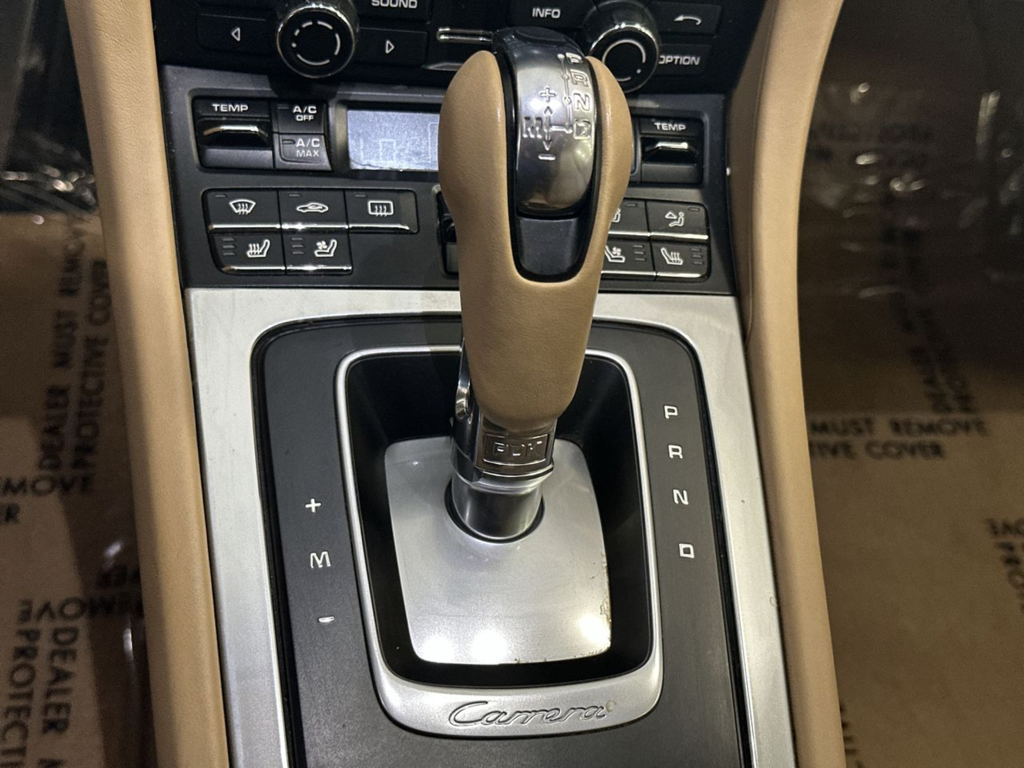 Used 2015  Porsche Carrera S image 25