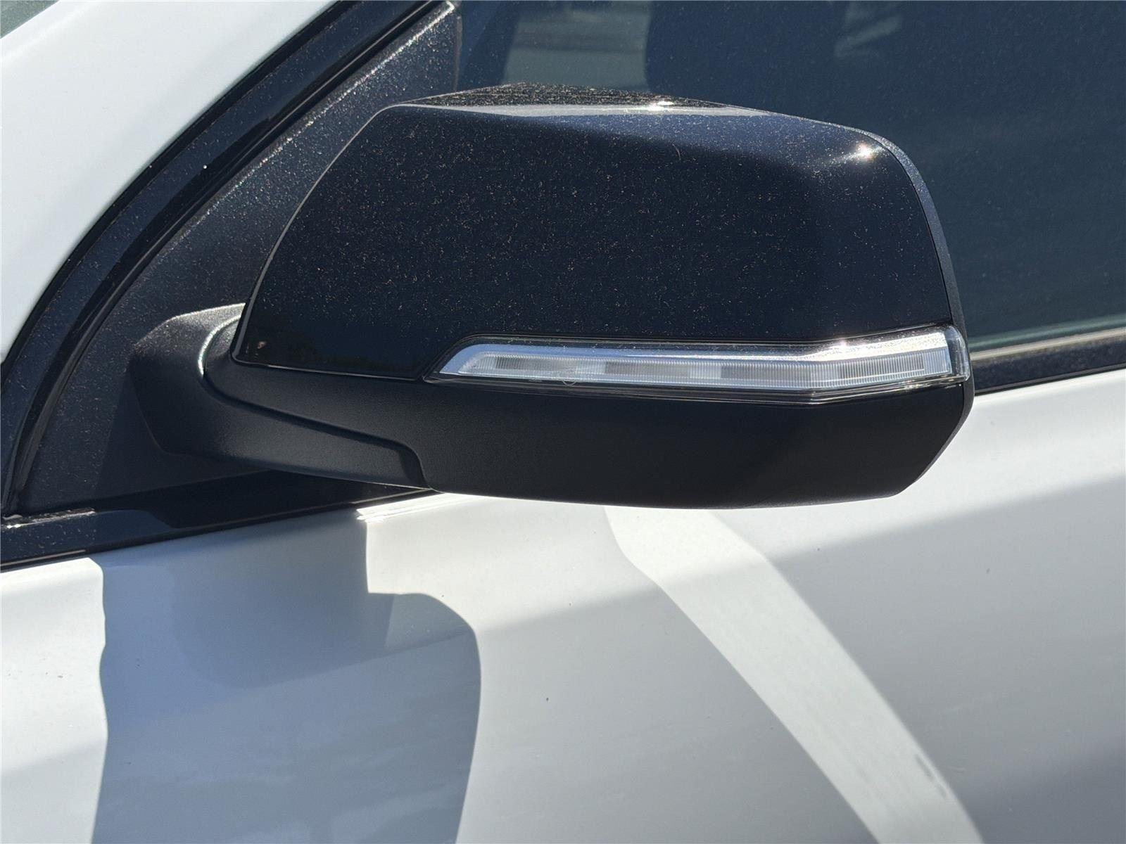Used 2023 Summit White GMC SLE image 35