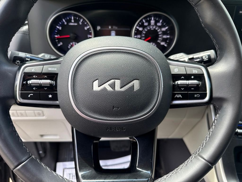 Certified Used 2024 Gray Kia LX image 27