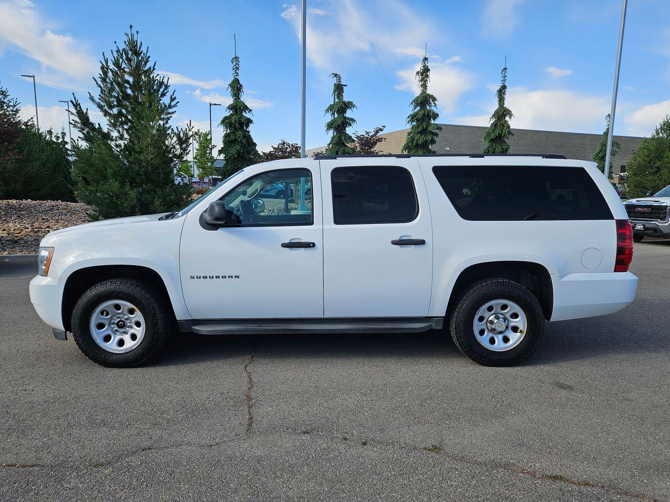 Used 2012 Summit White Chevrolet Commercial image 7