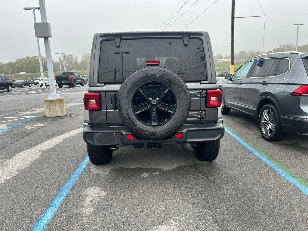 Used 2022 Gray Jeep Unlimited Sahara Altitude image 5