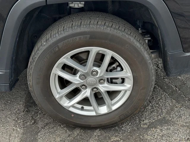 Certified Used 2022 Black Jeep Laredo image 11