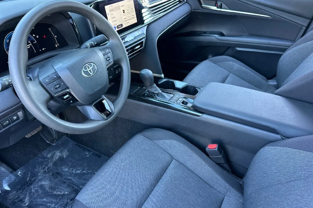 Certified Used 2025  Toyota LE image 10