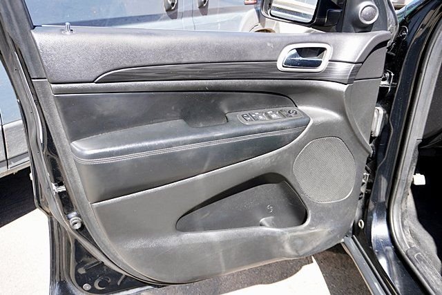 Certified Used 2022 Black Jeep Laredo X image 21