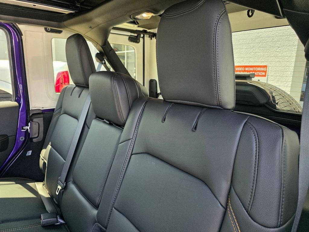 New 2026 Reign Exterior Paint Jeep Sahara image 9