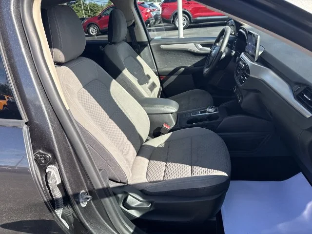 Used 2020 Magnetic Metallic Ford SE image 26