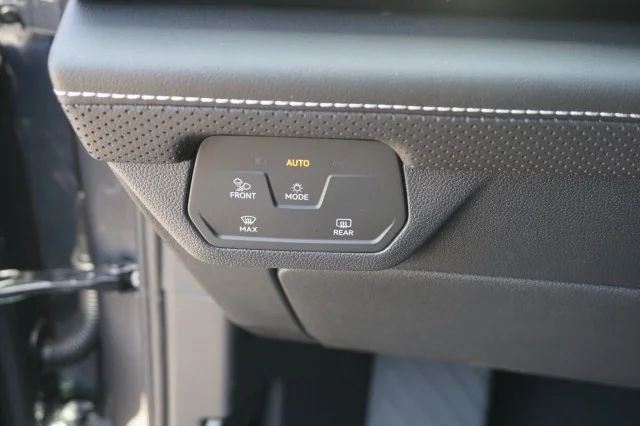 2024 Volkswagen Atlas SE w/Tech - Photo 27