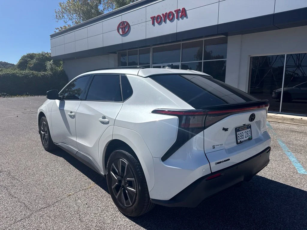 Used 2026 Beige Toyota XLE image 5