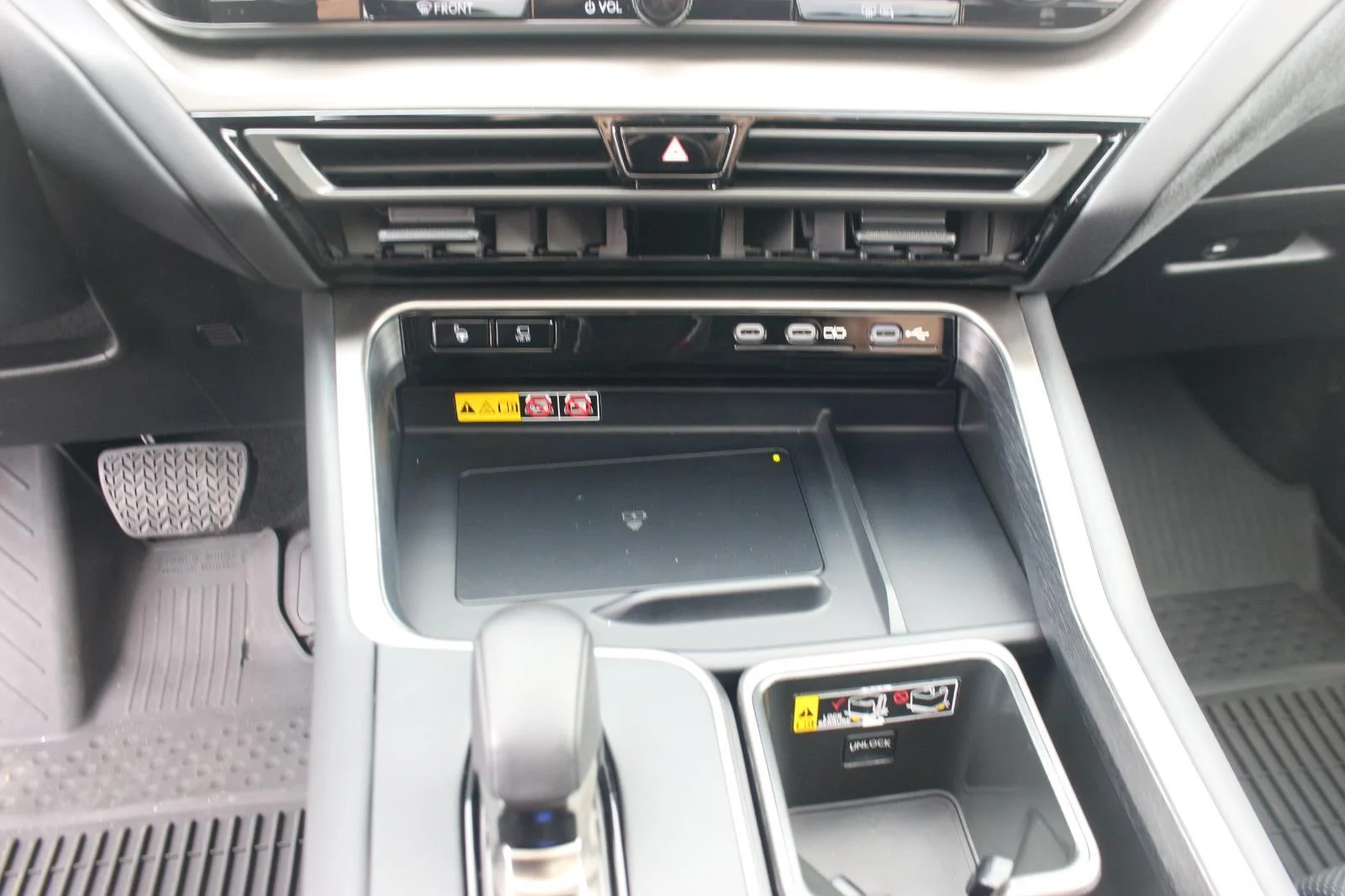 Used 2026 Silver Lexus TX 550h+ Luxury image 26