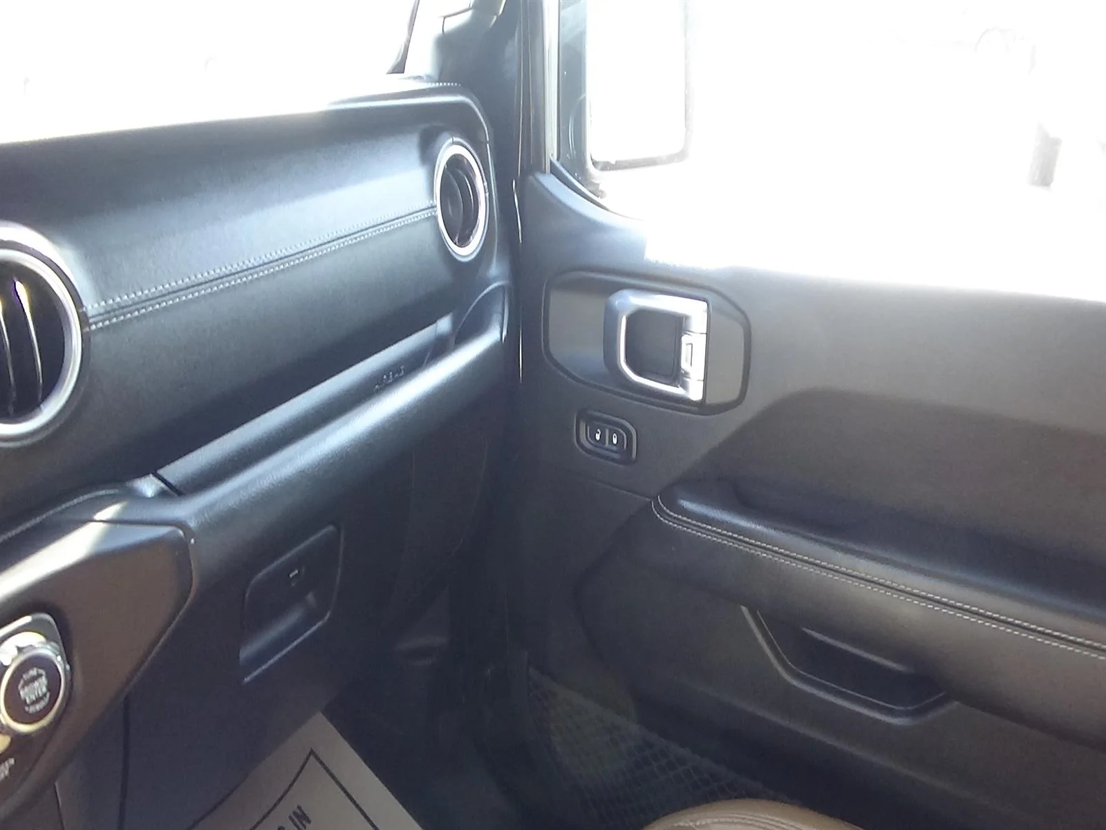 Used 2021 Black Clear Coat (px8) Jeep Overland image 31