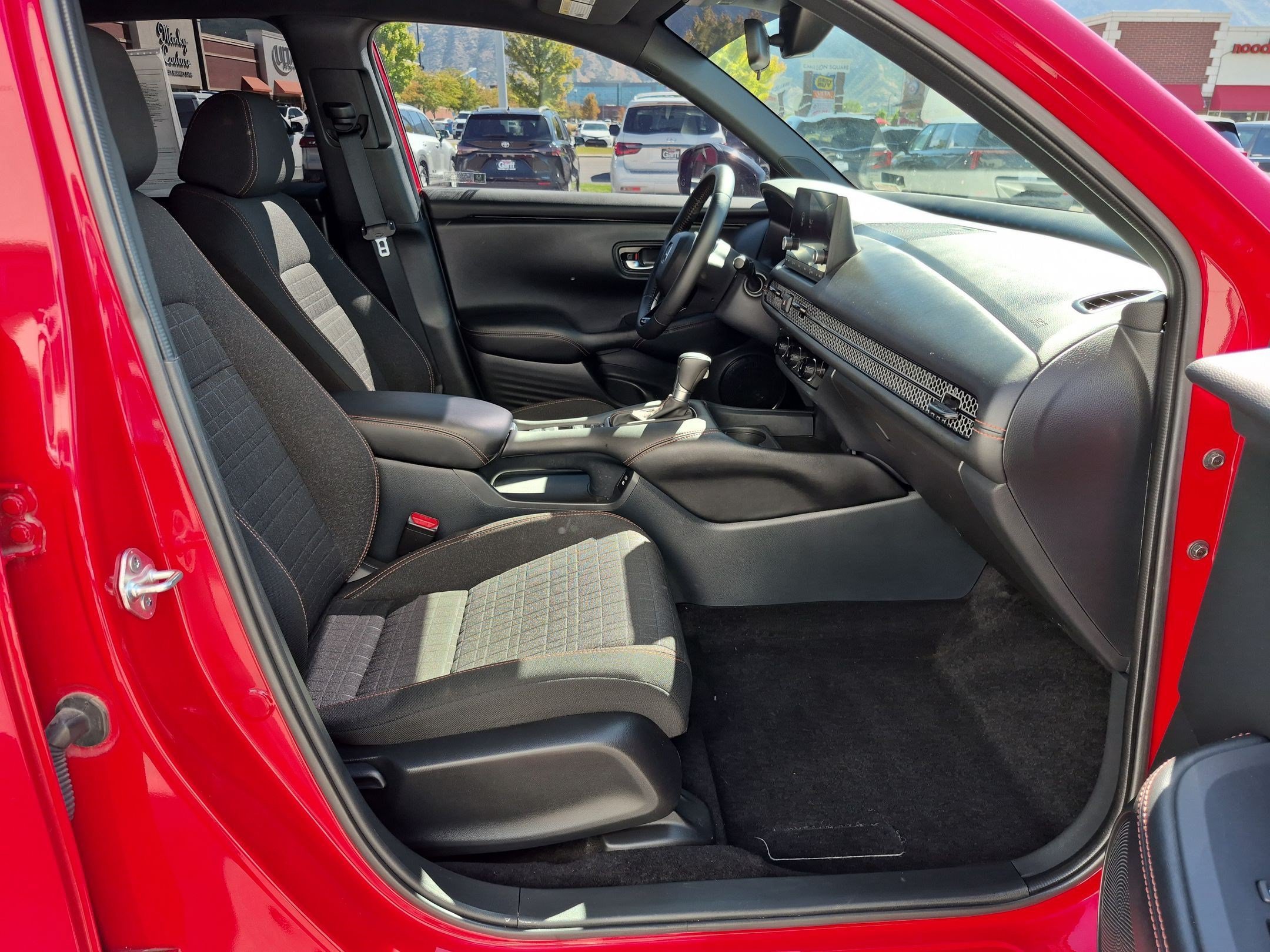 2025 Honda HR-V Sport - Photo 32