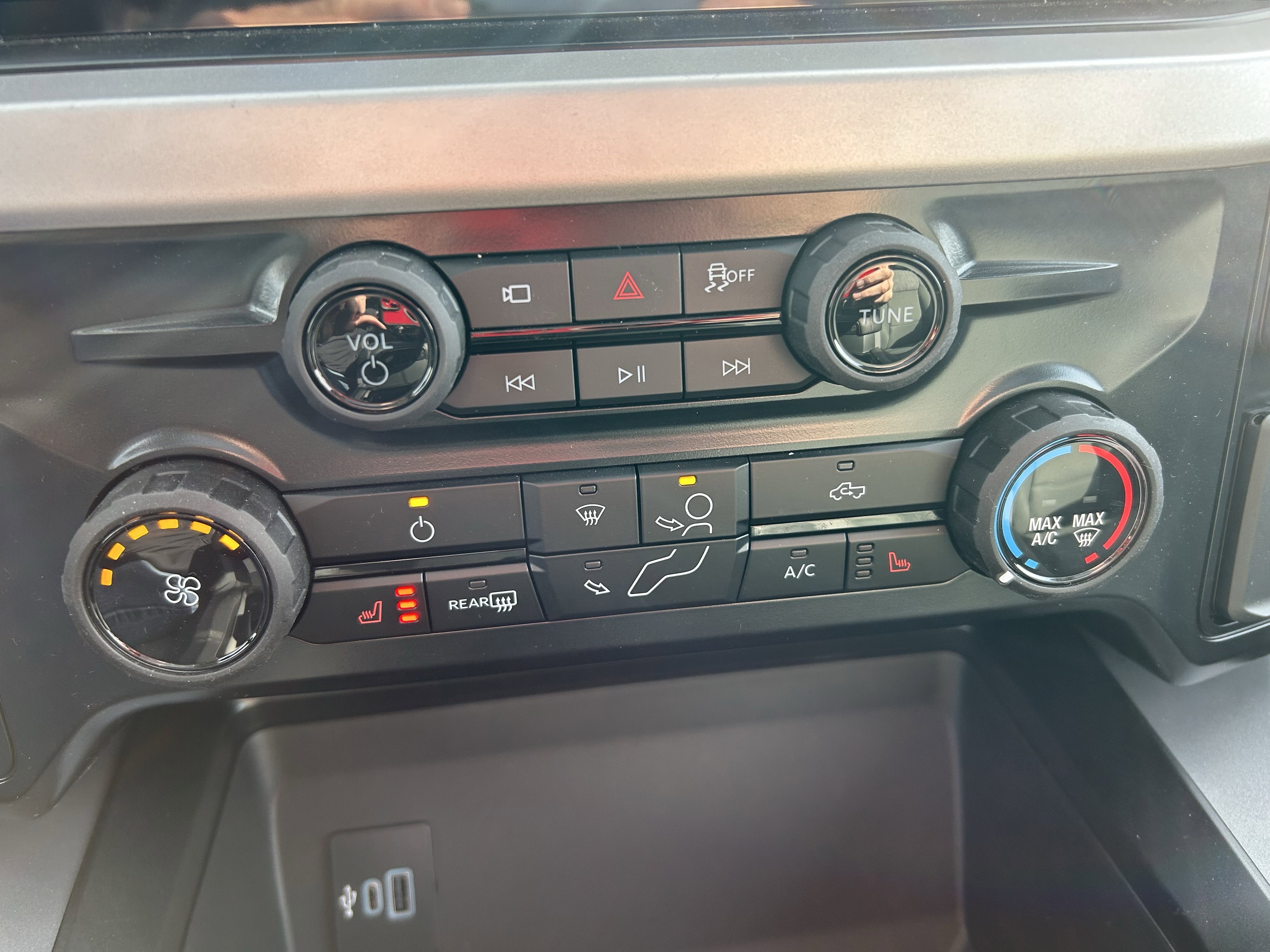 New 2026 AGATE BLACK Ford XLT image 20