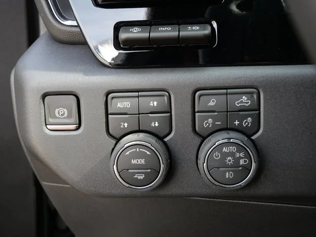 2026 Chevrolet Silverado 1500 ZR2 - Photo 18