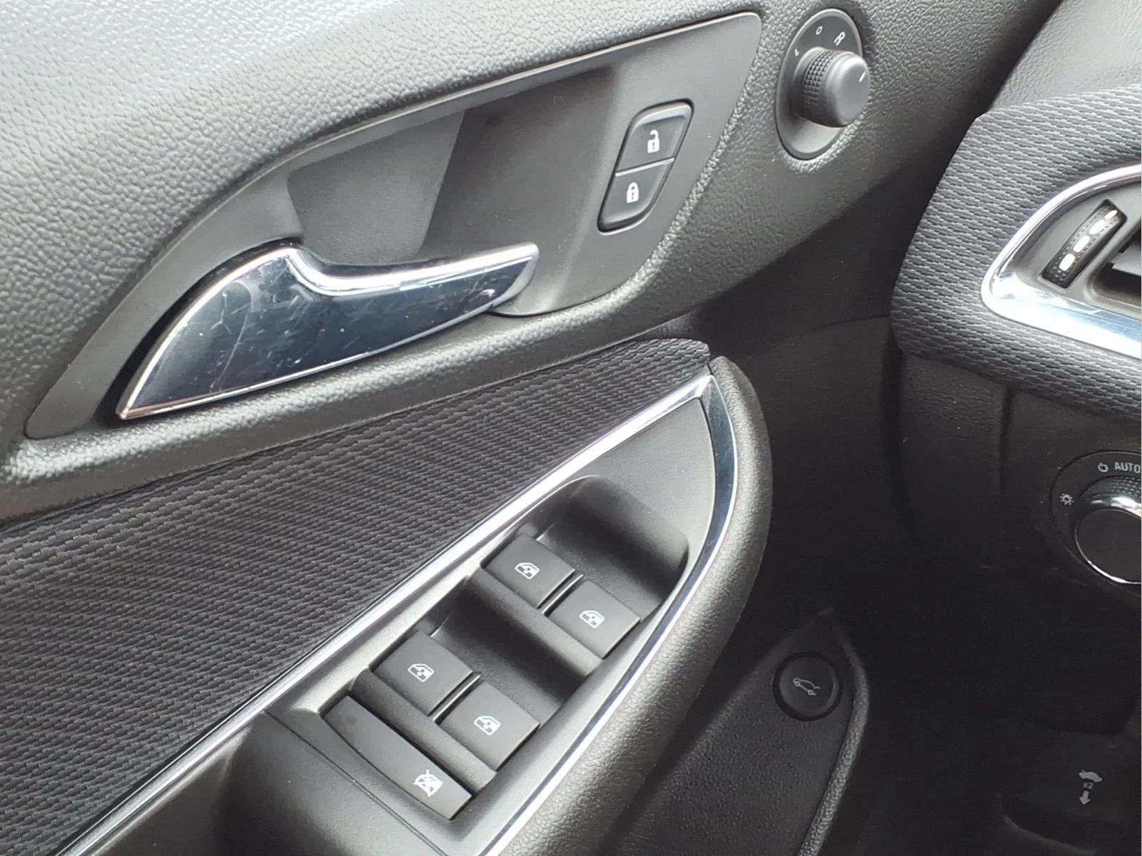 Used 2019 Gray Chevrolet LT image 17