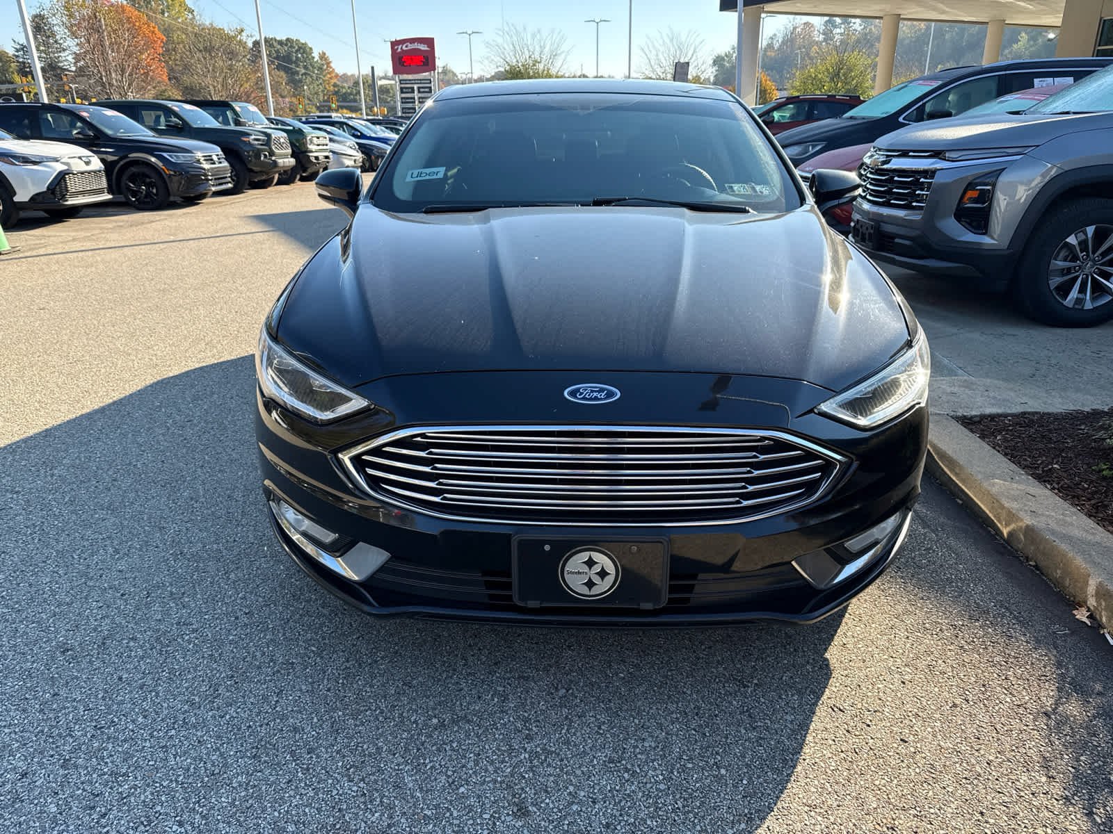 Used 2017 Shadow Black Ford SE image 2