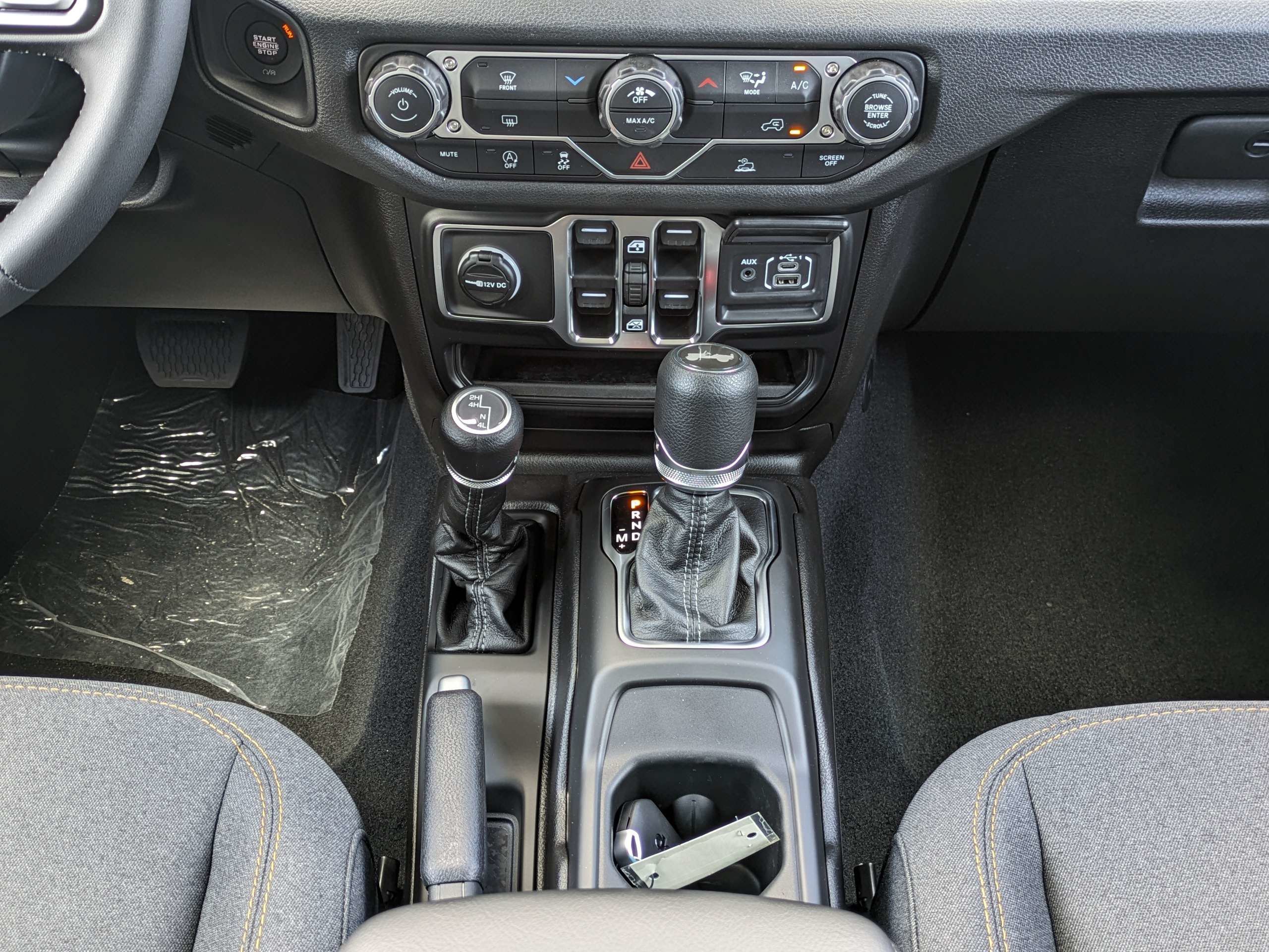 New 2026 Goldilocks Exterior Paint Jeep Sport S image 18