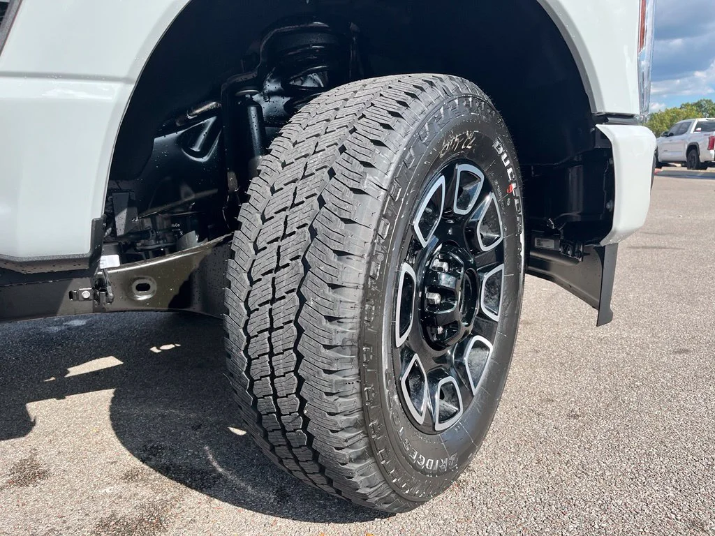 New 2026 White Ford Platinum image 8