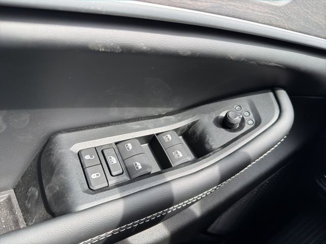 New 2026 Bright White Clear-Coat Exterior Paint Jeep Altitude image 22