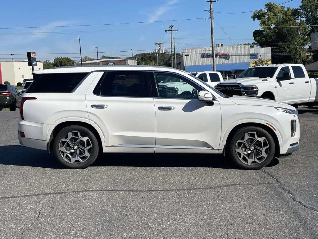 Used 2021 White Hyundai Calligraphy image 9