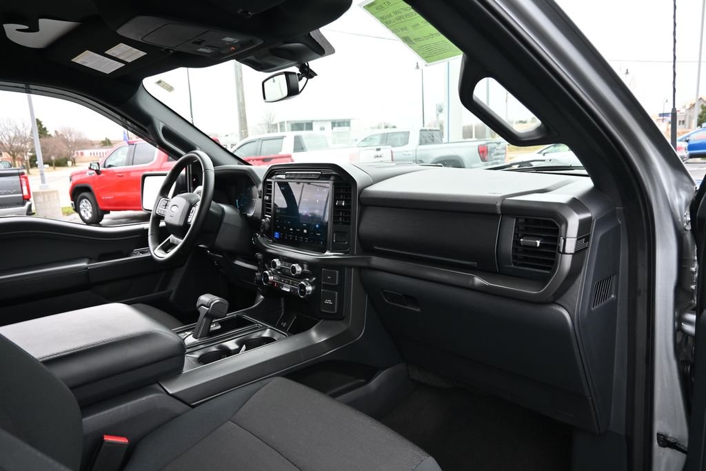 Used 2024 Silver Ford XLT image 22