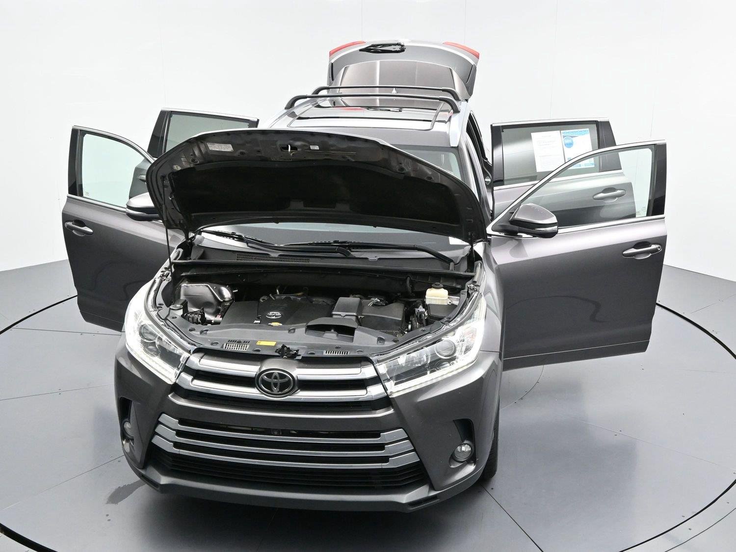 Used 2017 Predawn Gray Mica Toyota Limited image 43