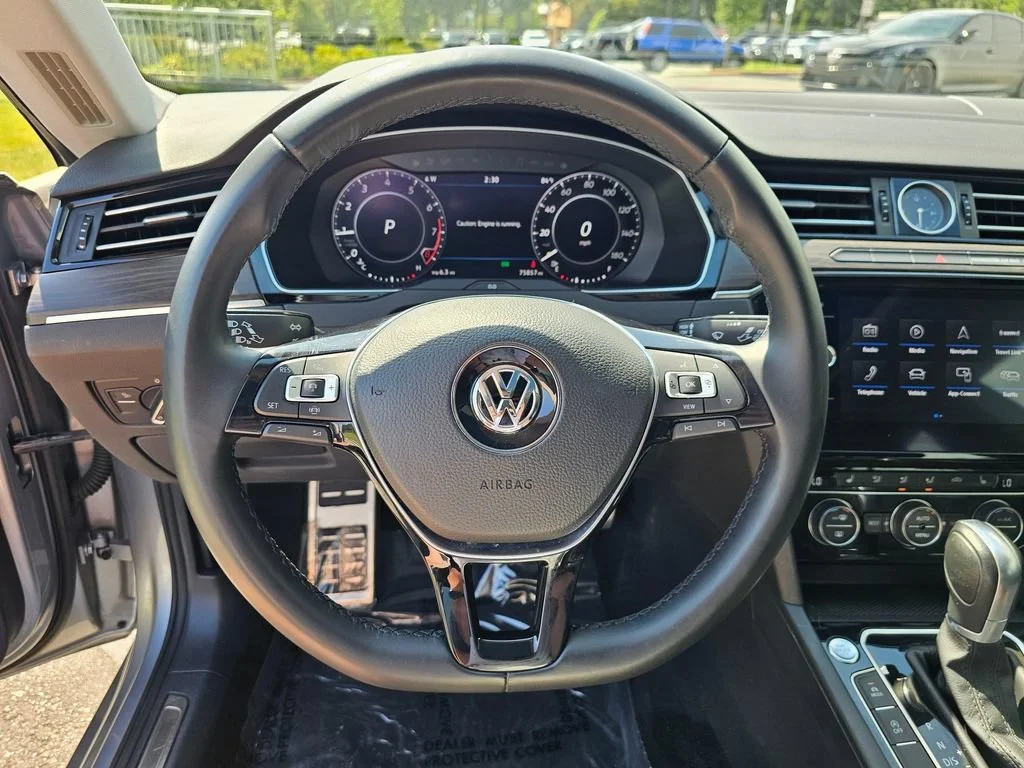 Used 2019  Volkswagen SEL image 25