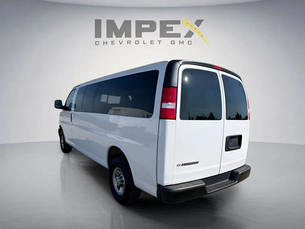 Used 2025 Summit White Chevrolet 1LS image 2