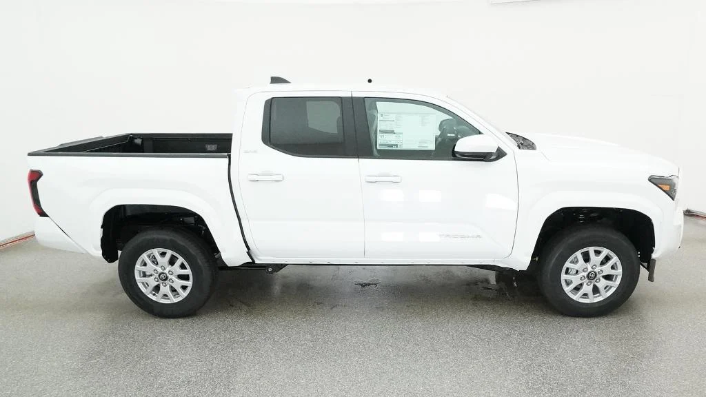 New 2026 Ice Cap Toyota SR5 image 47