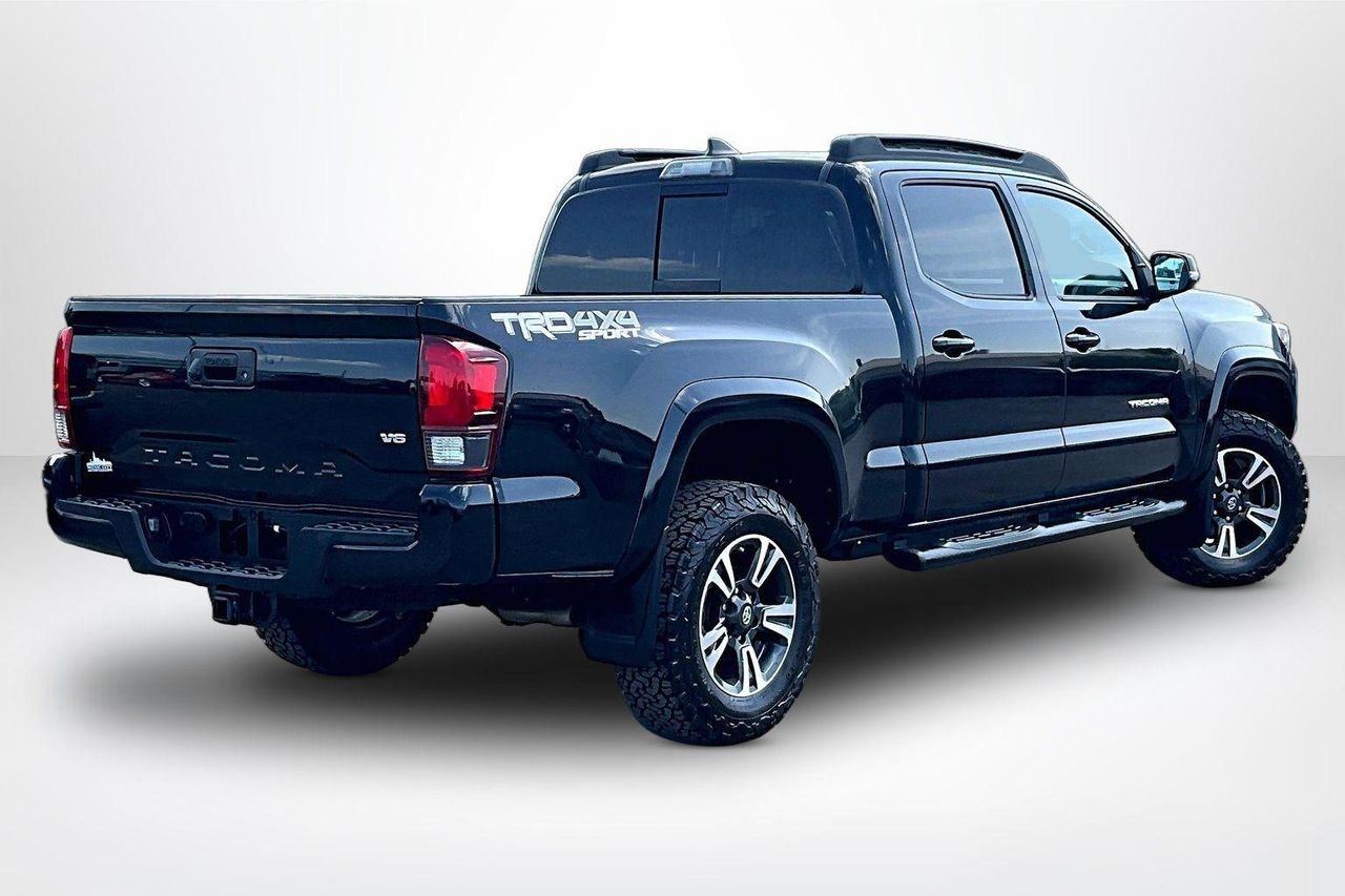 Used 2018 Midnight Black Metallic Toyota SR5 image 6
