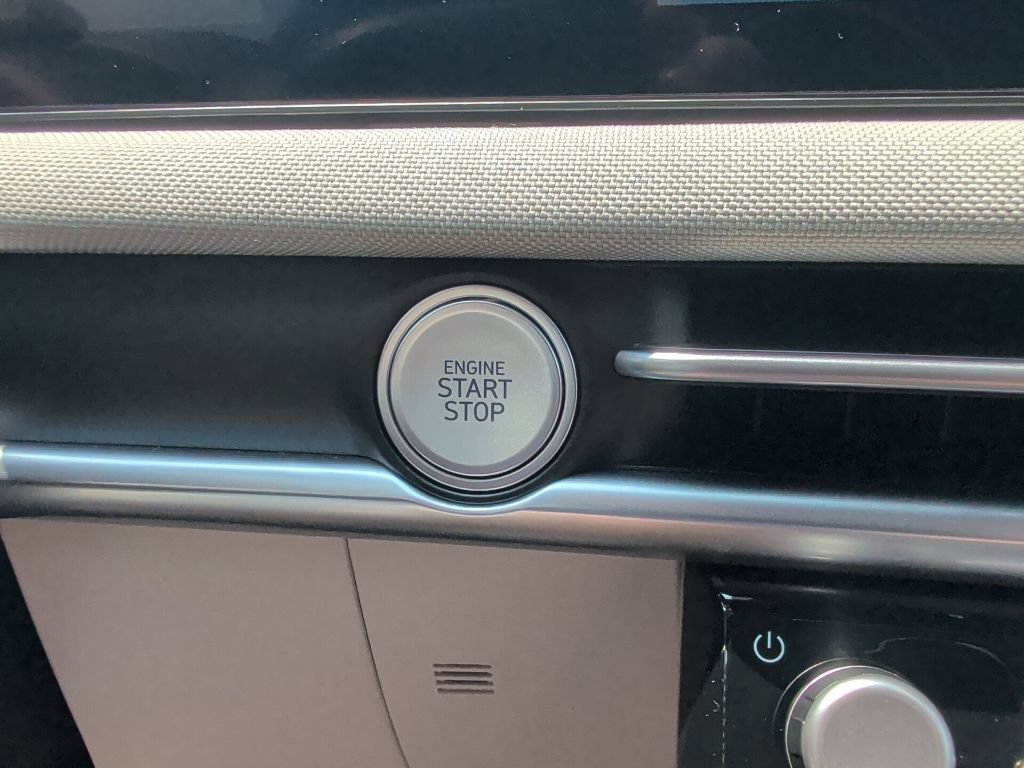 New 2026 Shimmering Silver Hyundai Limited image 23