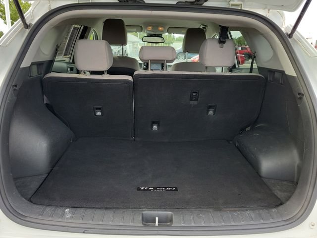 Used 2020 White Hyundai Value image 8