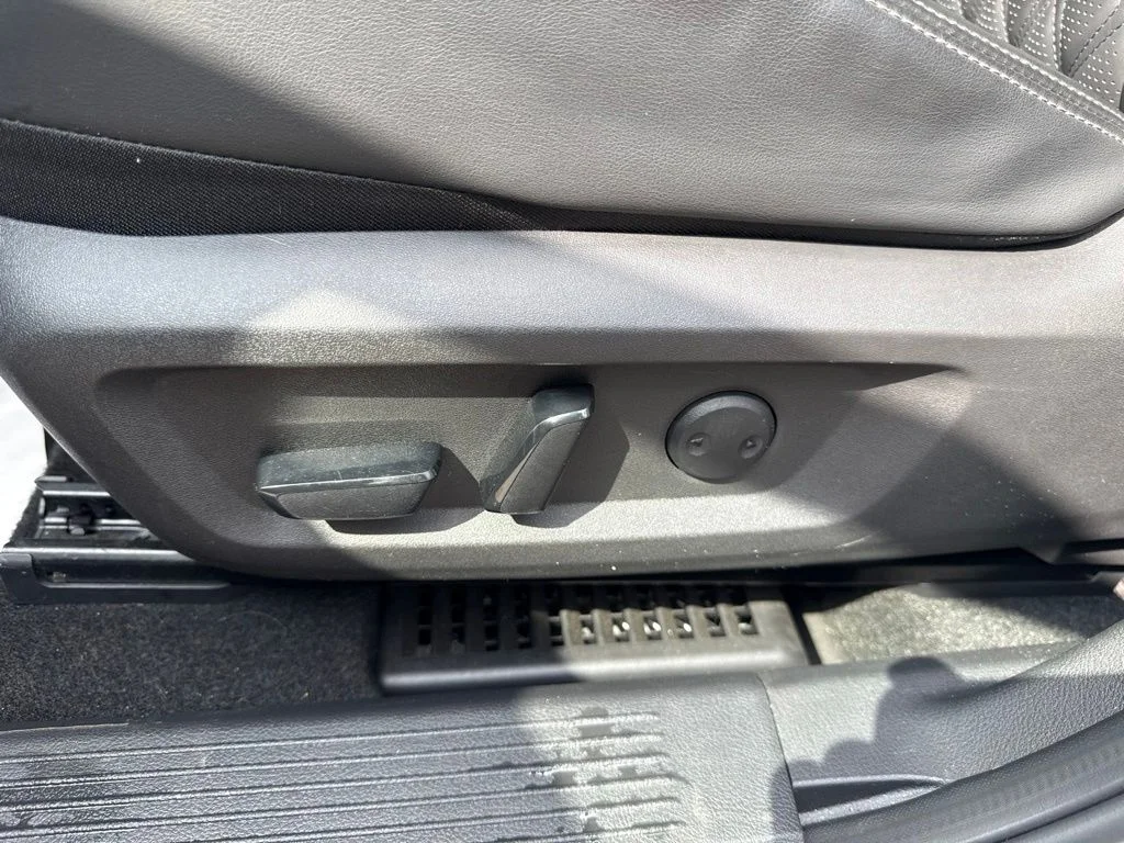 Used 2021 Gray Nissan Platinum image 26