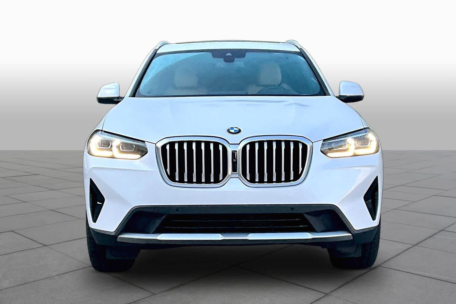 Used 2023 Mineral White Metallic BMW xDrive30i image 4