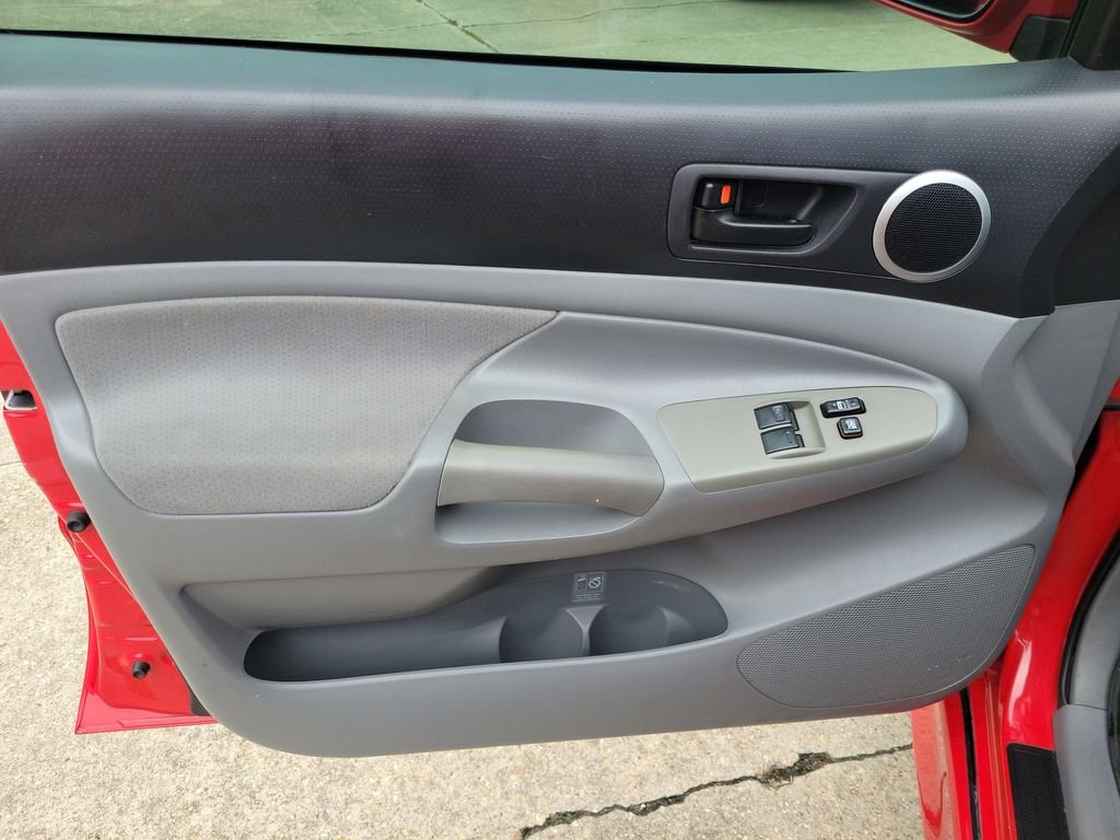 Used 2007  Toyota X-Runner image 12
