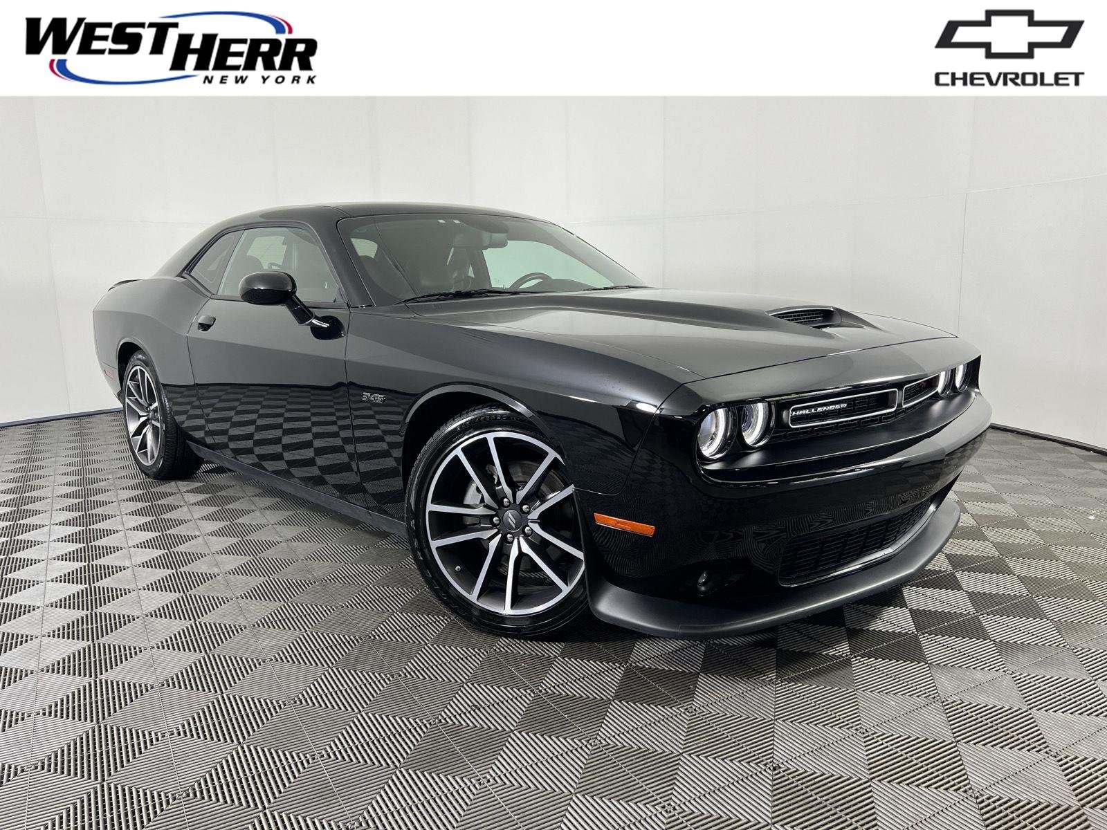 Used 2023 Pitch Black Clearcoat Dodge R/T image 1