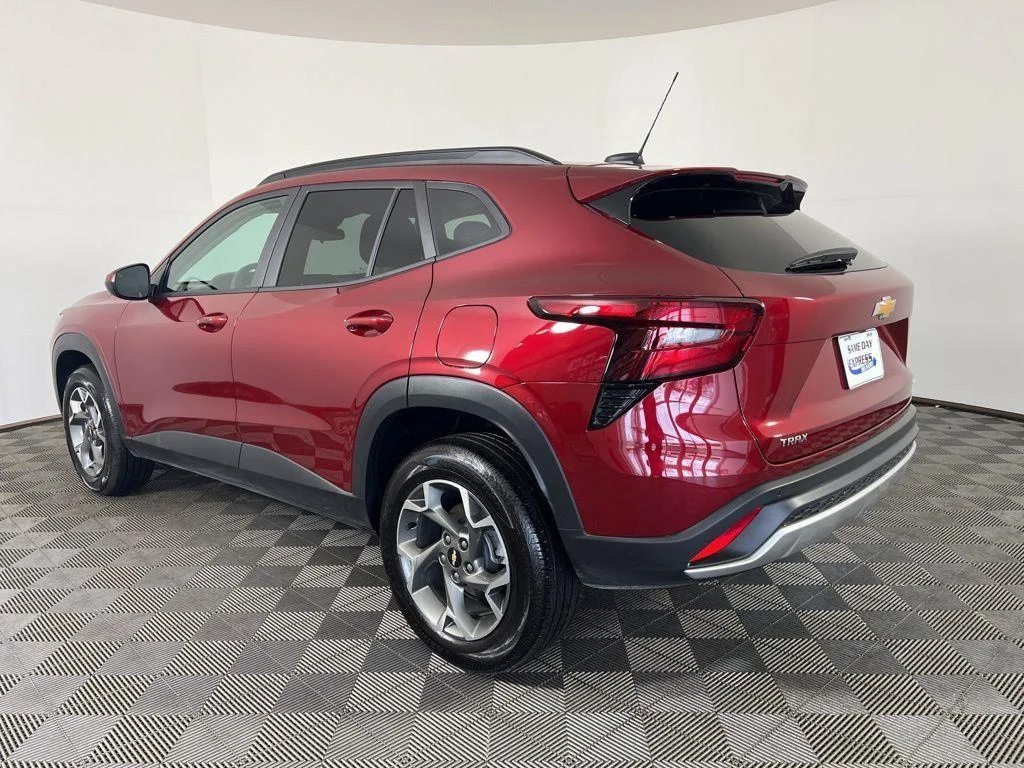 Used 2025 Crimson Chevrolet LT image 25