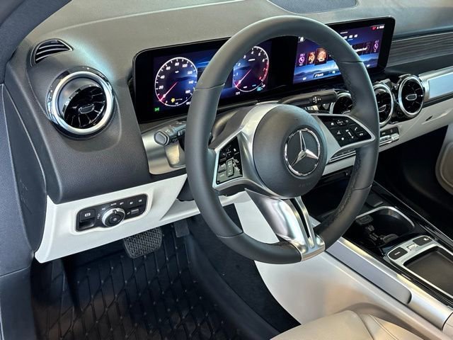 New 2026 Night Black Mercedes-Benz GLB 250 image 42