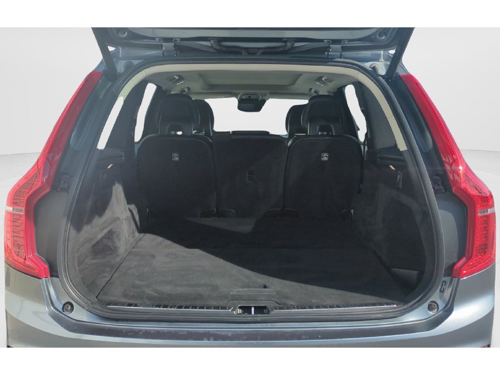 Used 2017 Gray Volvo T5 Momentum image 9