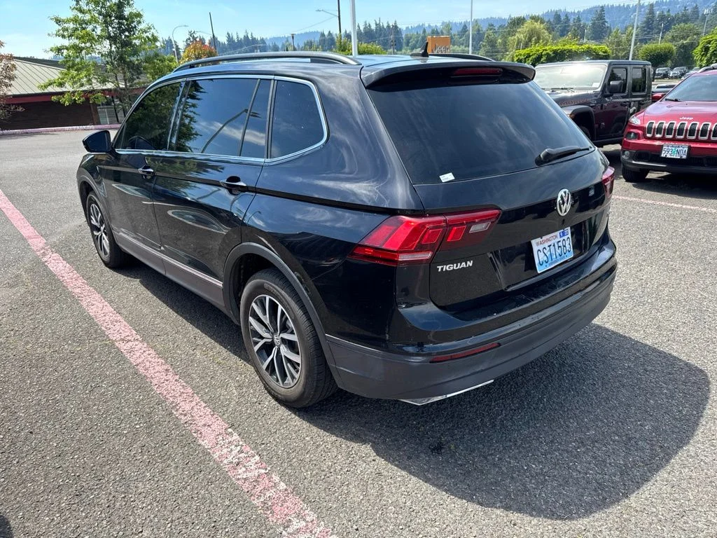 Used 2018 Deep Black Pearl Metallic Volkswagen  image 4