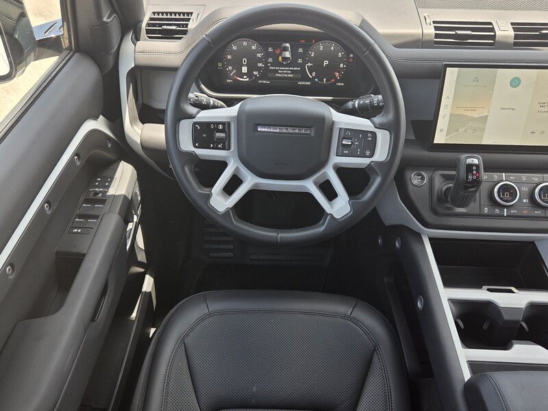 Used 2025 Fuji White LAND ROVER 110 P300 S image 11