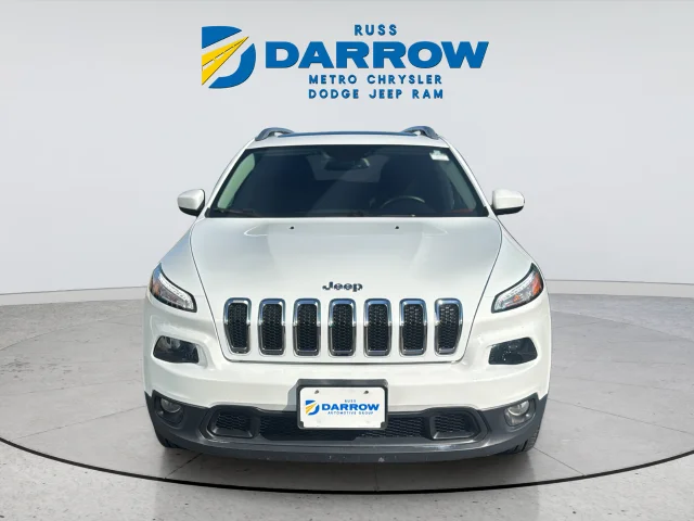 Used 2017 White Jeep Latitude image 8