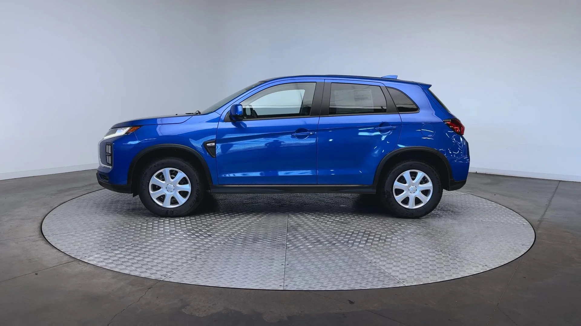New 2026 Octane Blue Metallic Mitsubishi S image 5