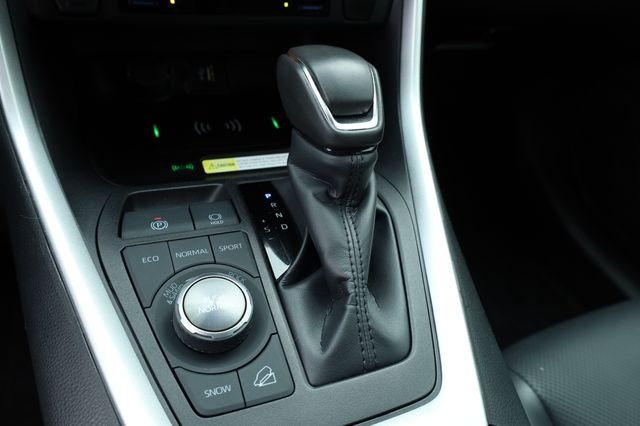 2024 Toyota RAV4 Limited - Photo 8